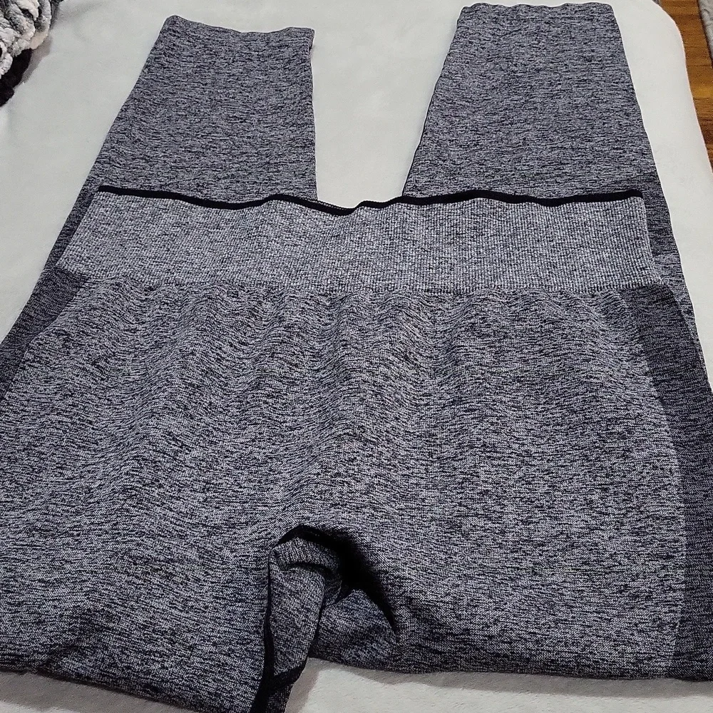 Victoria's Secret PINK Leggings - Picture 3 of 7